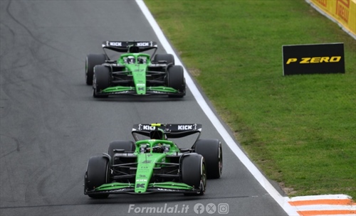 Weekend da dimenticare per Sauber: tra problemi alla frizione e contatti in pista