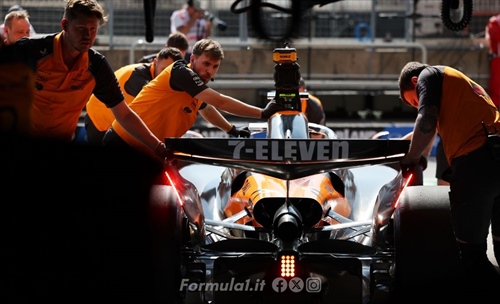Weekend di test per la McLaren, il più strano lo ha fatto proprio in gara