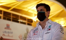 Wolff: «La W13 saltella ancora come un canguro, i piloti non sono contenti» - Wolff: 