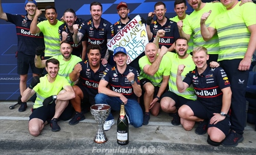 Wolff sibillino: «Con un ritiro di Norris si ribalterebbe la situazione» - Wolff chiude le porte a Verstappen: «Il titolo è ormai sfumato»