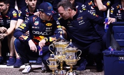 Wolff come un avvoltoio sulla Red Bull, prepara il «trasferimento del millennio» - Wolff come un avvoltoio sulla Red Bull, prepara il «trasferimento del millennio»