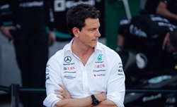 Wolff concorda con Hamilton: «Red Bull fa un altro campionato, ma non finiremo nella loro trappola» - Wolff concorda con Hamilton: «Red Bull fa un altro campionato, ma non finiremo nella loro trappola»
