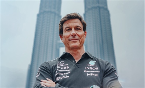 Wolff durissimo sui favori a Kimi: «Non rompiamo di proposito il motore a Russel»