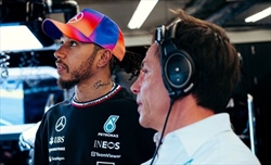 Wolff e Hamilton incolpano la macchina: «Mai sbagliato così»