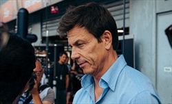 Wolff esalta de Vries: «Nessuno avrebbe potuto fare meglio, Lauda si sarebbe tolto il cappello»