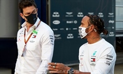 Wolff: «Hamilton sfortunato, avrebbe potuto lottare per la vittoria in Spagna. Era il più veloce» - Wolff: «Hamilton sfortunato, avrebbe potuto lottare per la vittoria in Spagna. Era il più veloce»