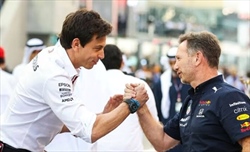 Wolff ne è sicuro: «Horner è ossessionato da me, sono sempre nella sua testa» - Wolff ne è sicuro: «Horner è ossessionato da me, sono sempre nella sua testa»
