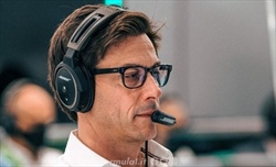 Wolff si aspetta chiarezza da parte della FIA: nessuna decisione dovrebbe infrangere le regole