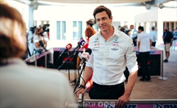 Wolff sul pilota 2025: «Molto dipenderà da Max. Non vogliamo affossare Antonelli» - Wolff sul pilota 2025: «Molto dipenderà da Max. Non vogliamo affossare Antonelli»