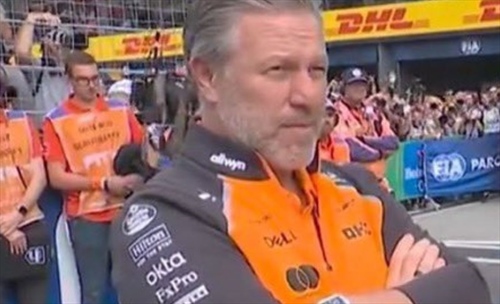 Zak Brown accusa: «L’arroganza di Max rovina i duelli» - Zak Brown accusa: «L’arroganza di Max rovina i duelli»