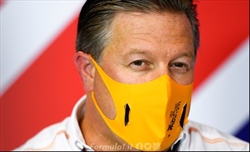 Caso Herta, Brown: «Rivedere il sistema delle licenze. Non credo che Verstappen e Raikkonen...» - Zak Brown: «Capisco le regole, ma Verstappen e Raikkonen...?»