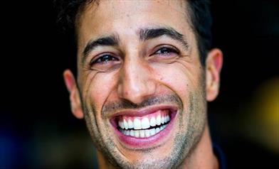 Zak Brown ufficializza l'arrivo di Daniel Ricciardo ed il passaggio di Sainz in Ferrari - Zak Brown ufficializza l'arrivo di Daniel Ricciardo ed il passaggio di Sainz in Ferrari
