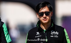 Zhou non ci sta: tra razzismo e pregiudizi getta ombre su Bearman - Zhou: «Io ho sofferto di razzismo, ora un pilota fuori dalla top 10 è supportato da tutti»
