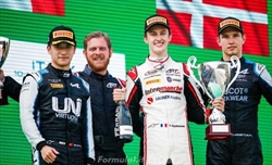 Zhou può emulare Verstappen e Leclerc all'esordio in Formula 1? La valutazione di Vasseur